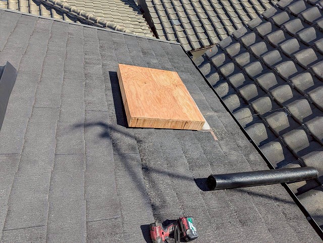 伏見区・トップライトを撤去し、雨漏りと寒さを同時に解消した施工事例